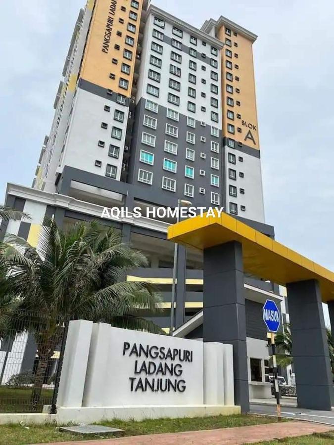 Aqils Homestay Kuala Terengganu Exterior foto